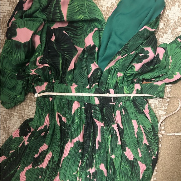 Green Leaf Print Wrap Romper EUC - Picture 12 of 12